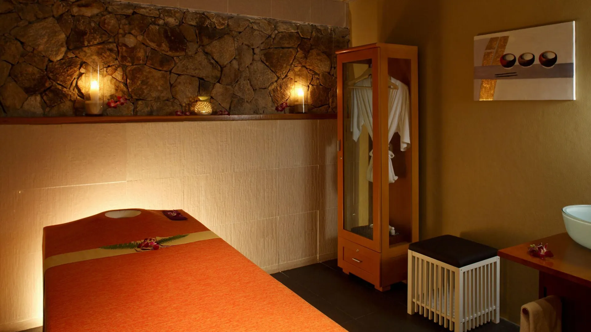 נאי טון ביץ' Andaman White Beach Resort - Sha Plus