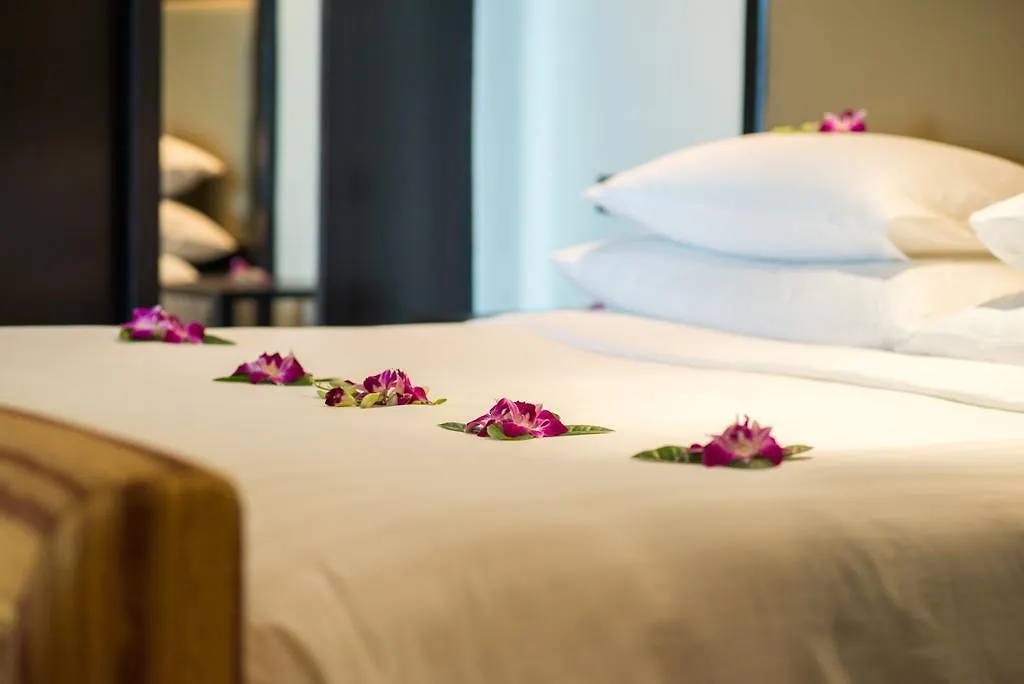 נאי טון ביץ' Andaman White Beach Resort - Sha Plus  נאי טון ביץ'