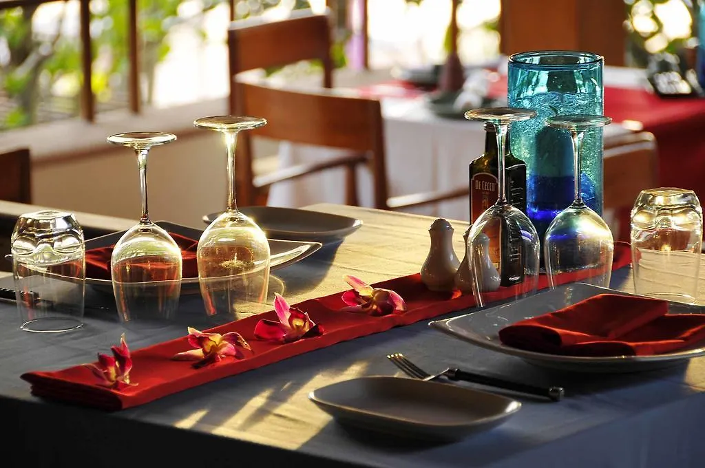 נאי טון ביץ' Andaman White Beach Resort - Sha Plus