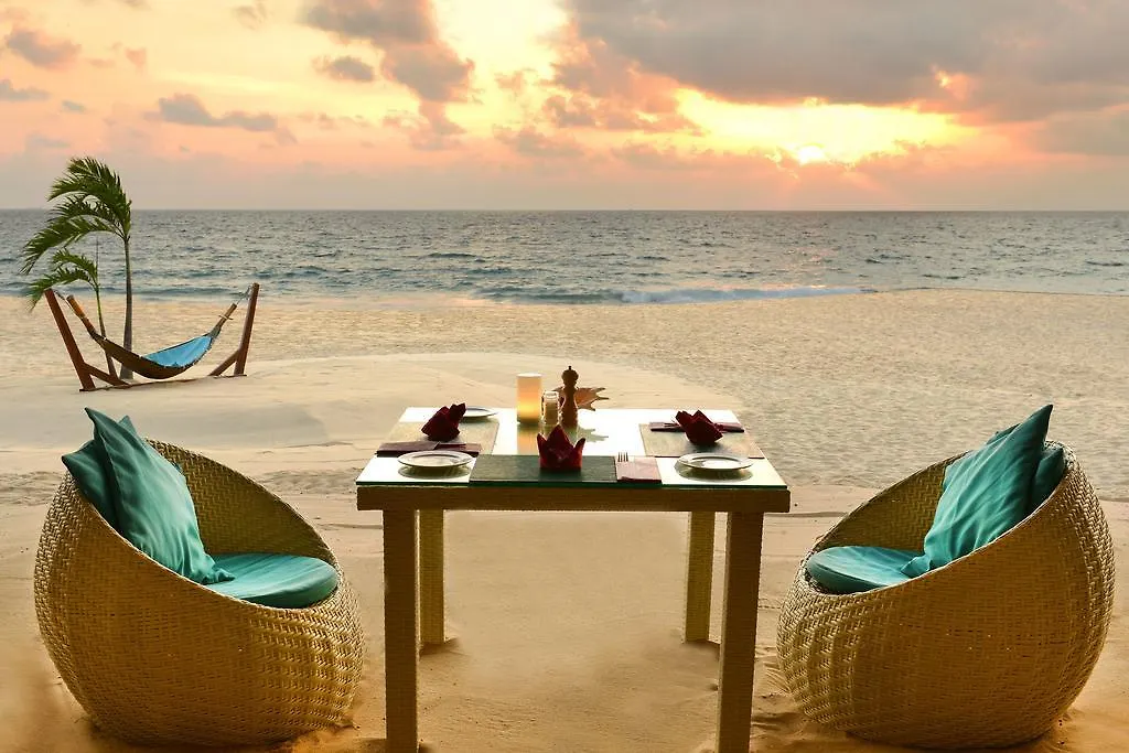 נאי טון ביץ' Andaman White Beach Resort - Sha Plus נאי טון ביץ'